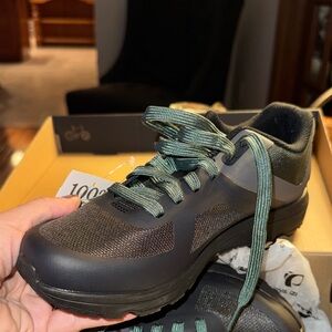 Pearl Izumi Black and Teal Mountain Biking Shoes